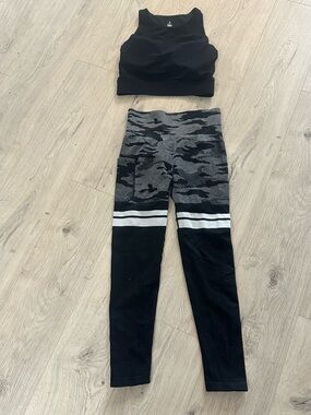 Camo Black & Gray Athletic Leggings